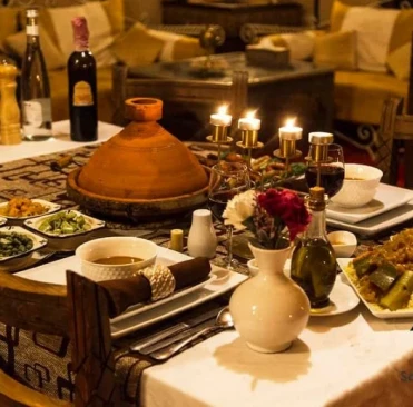 merzouga tours from errachidia eating food